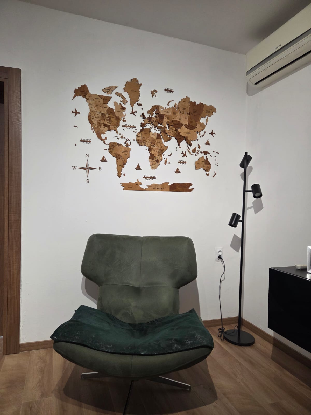 3D premium drvena mapa sveta(3D wooden world map)