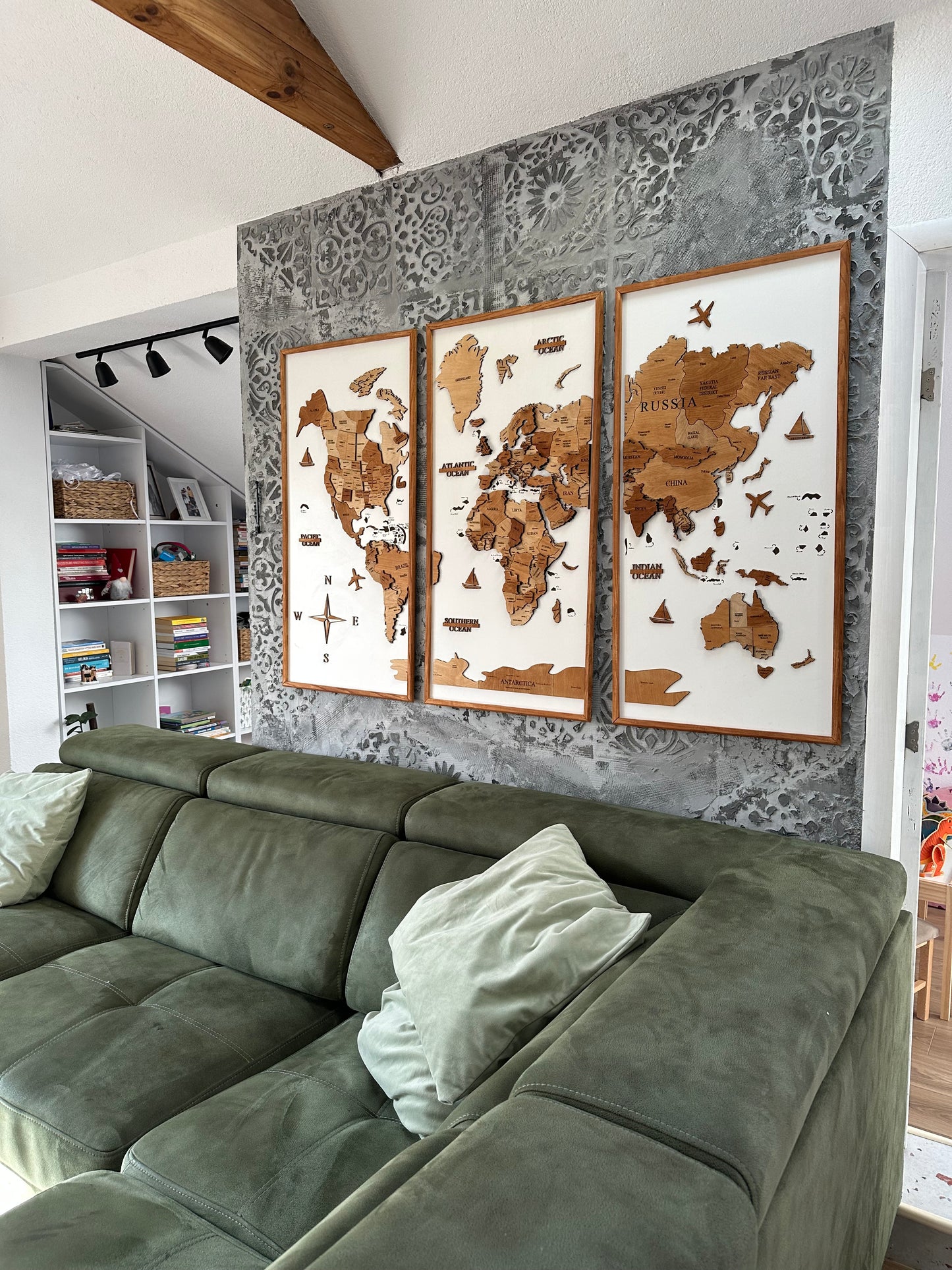 Triptih 3D Drvena mapa sveta – Elegantna dekoracija i putni planer u jednom