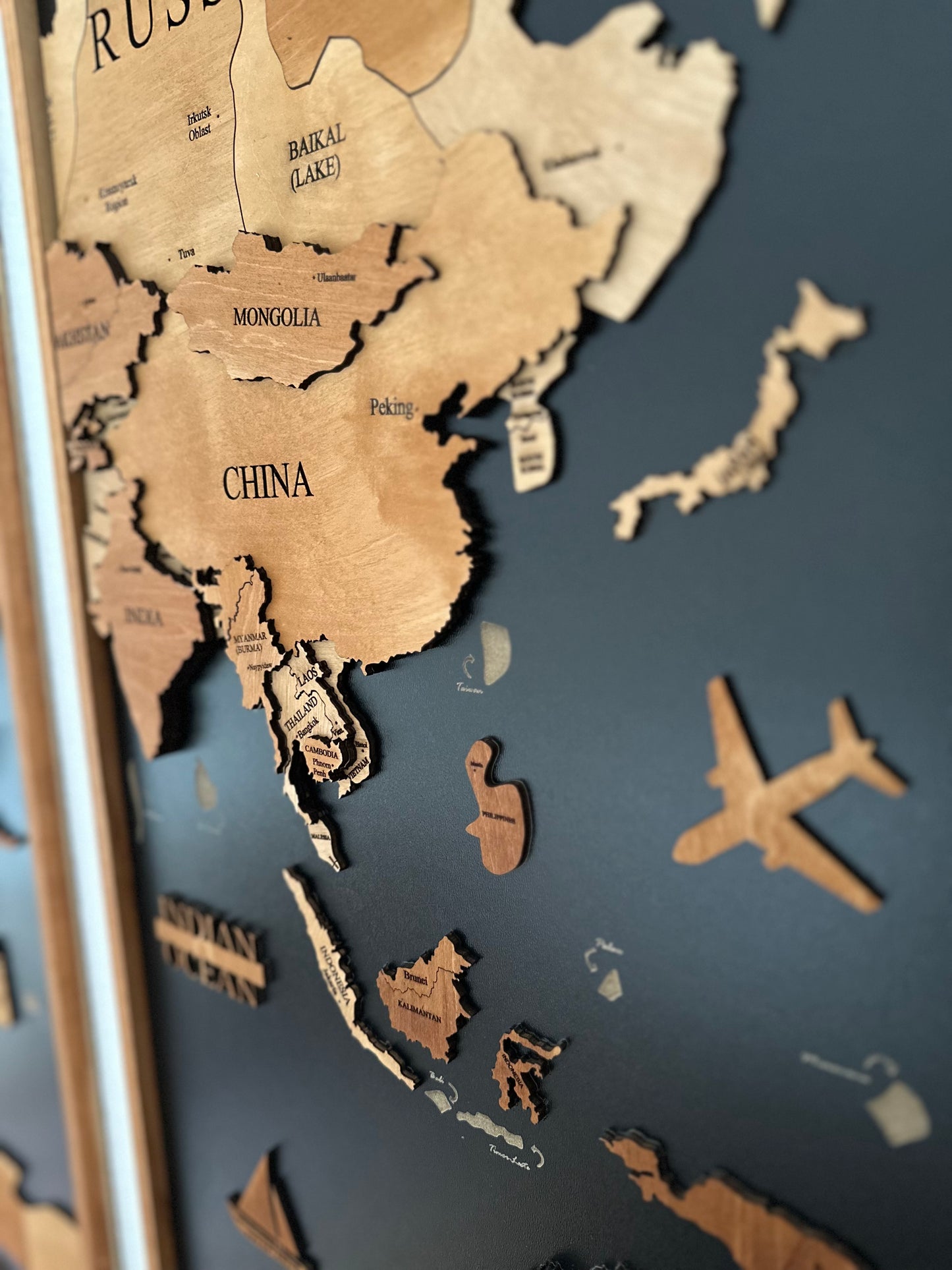 Triptih 3D Drvena mapa sveta – Elegantna dekoracija i putni planer u jednom