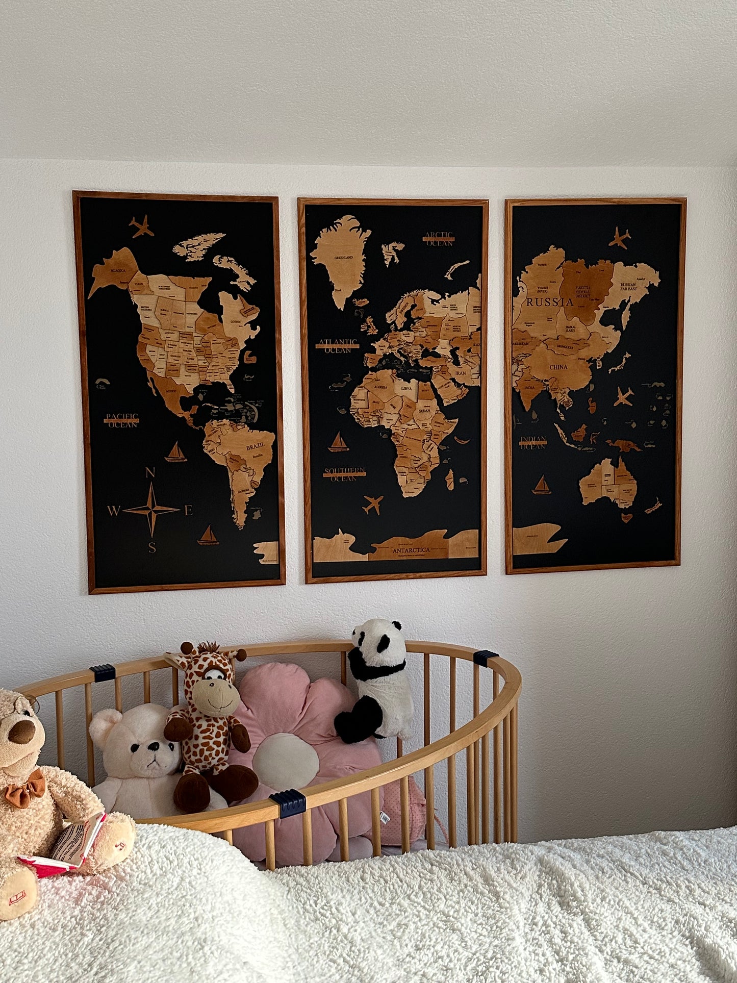 Triptih 3D Drvena mapa sveta – Elegantna dekoracija i putni planer u jednom