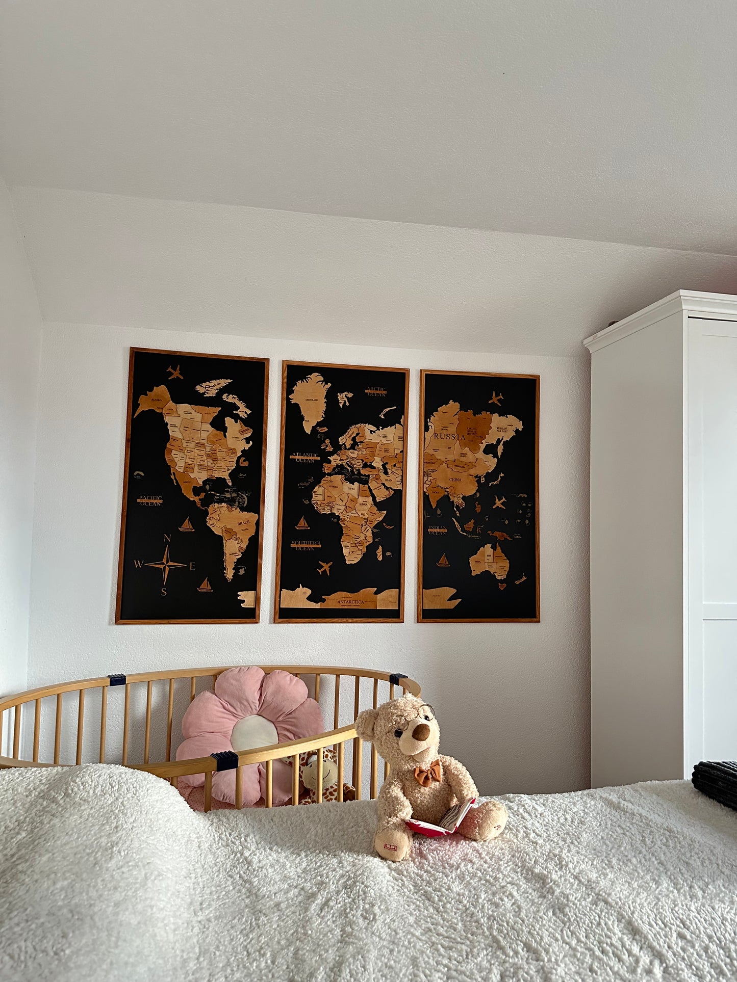 Triptih 3D Drvena mapa sveta – Elegantna dekoracija i putni planer u jednom